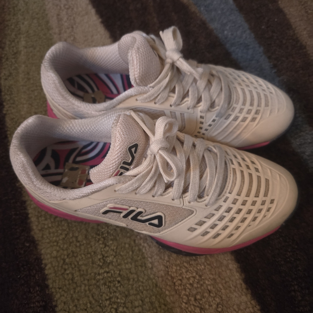 Fila Women's Pickleball/Tennis Cream Pink Low-Top Athletic Sneakers. Size 7.5